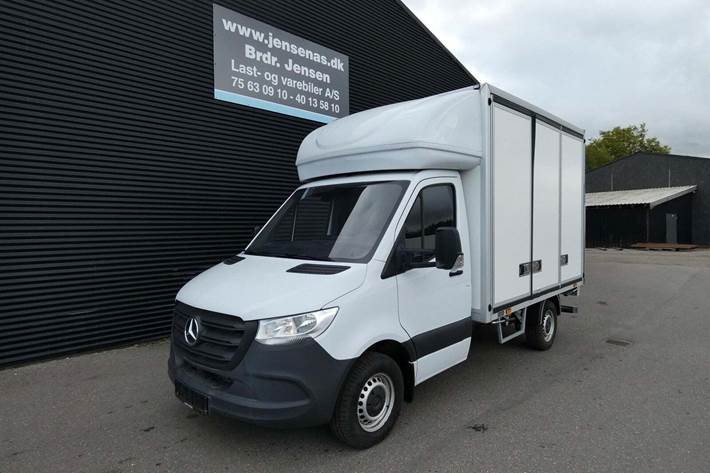 Hvid Mercedes Sprinter 317 fra 2023