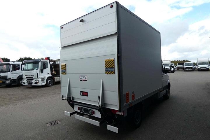 Hvid Mercedes Sprinter 317 fra 2023