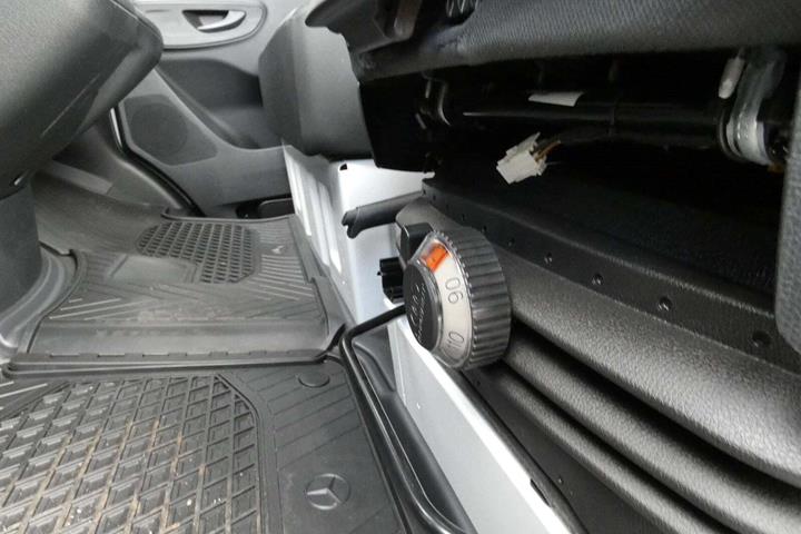 Hvid Mercedes Sprinter 317 fra 2023