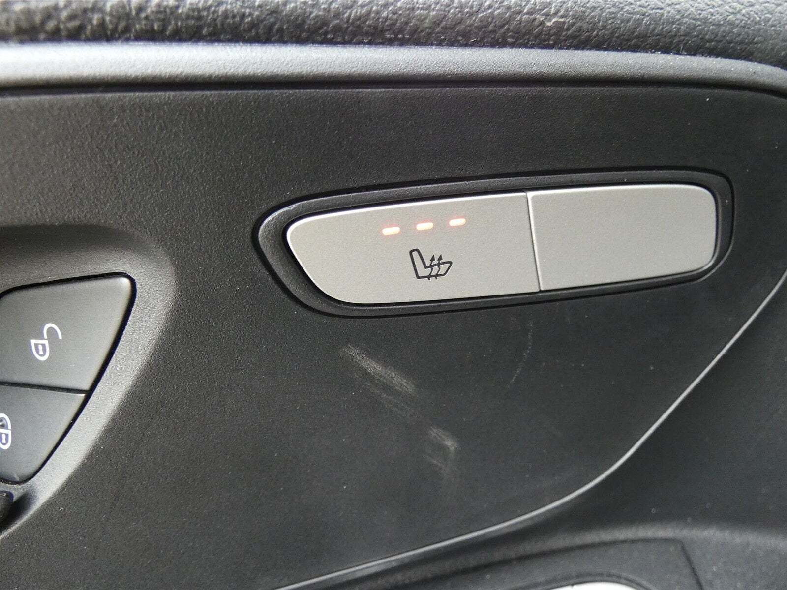 Hvid Mercedes Vito 114 fra 2025