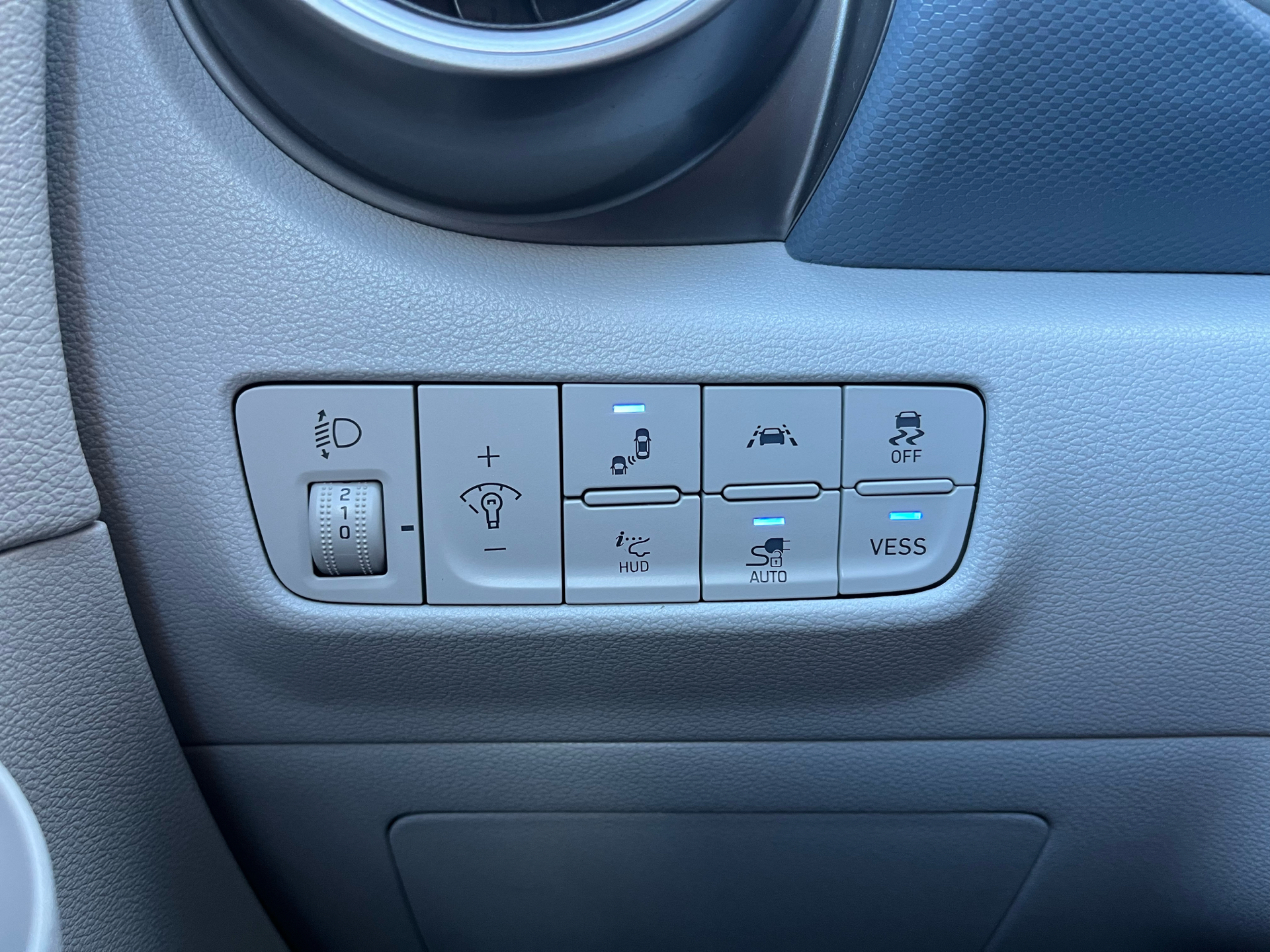 Blå Hyundai Kona fra 2020