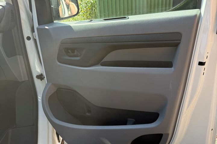 Hvid Toyota ProAce fra 2016
