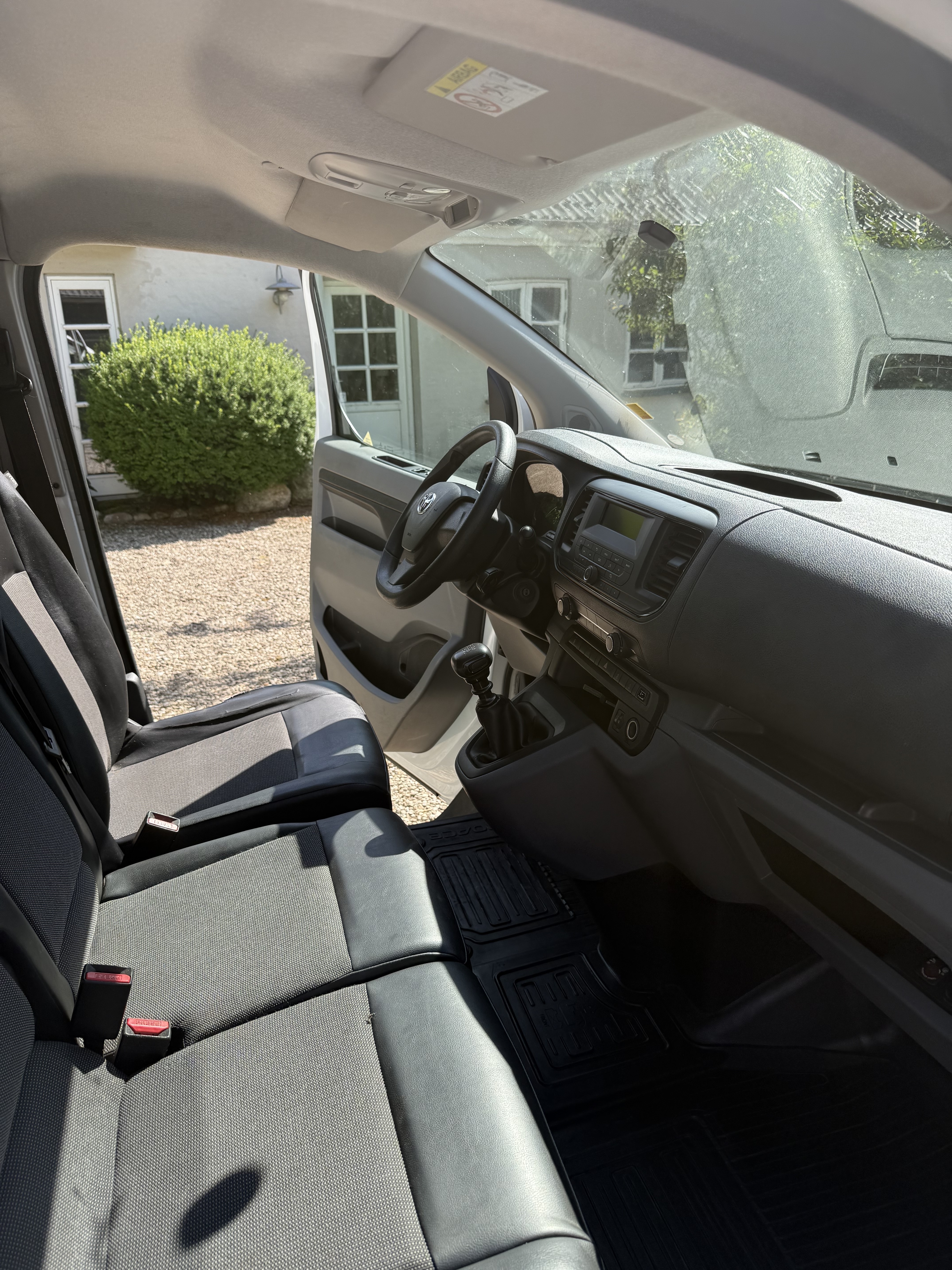 Hvid Toyota ProAce fra 2016