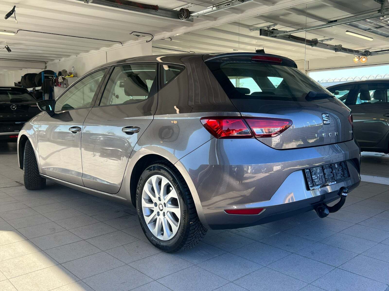 Grå Seat Leon fra 2015