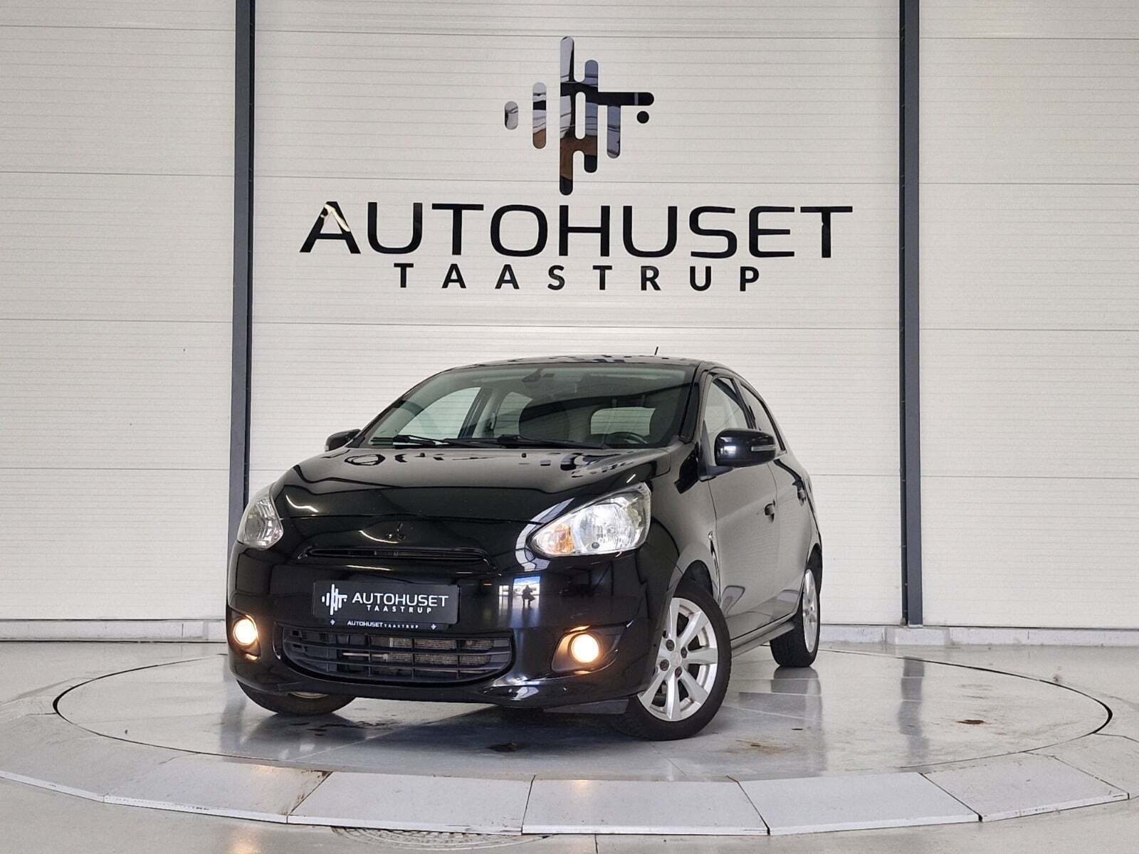 Sort Mitsubishi Space Star fra 2015