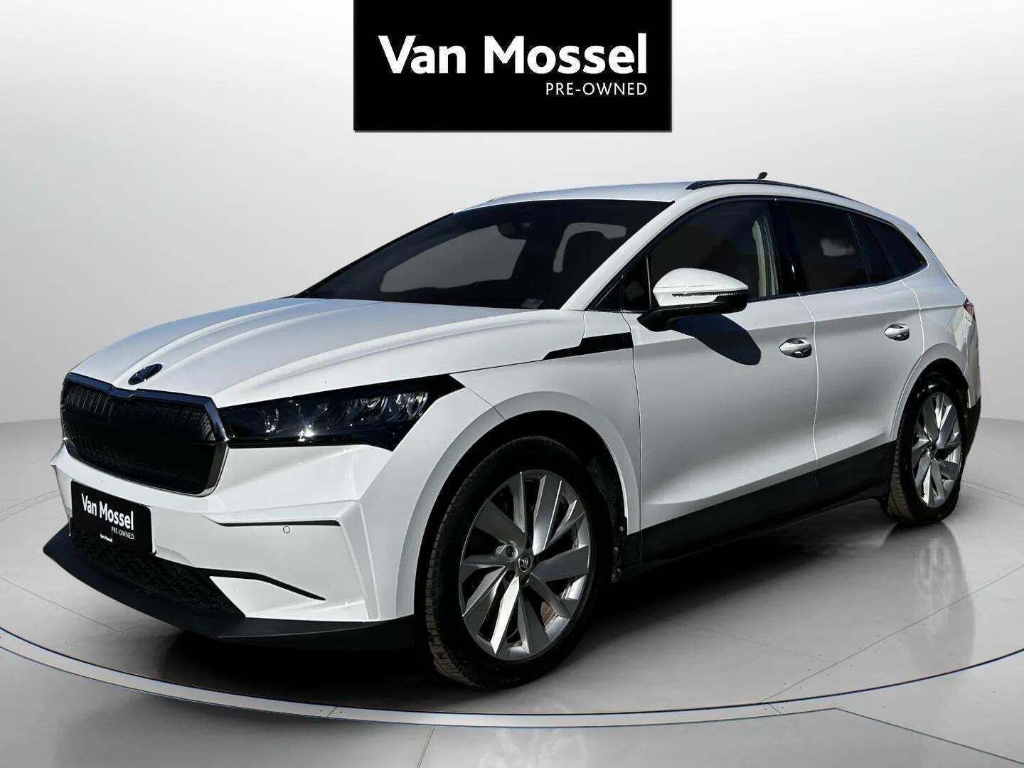 Hvid Skoda Enyaq fra 2021 set udefra