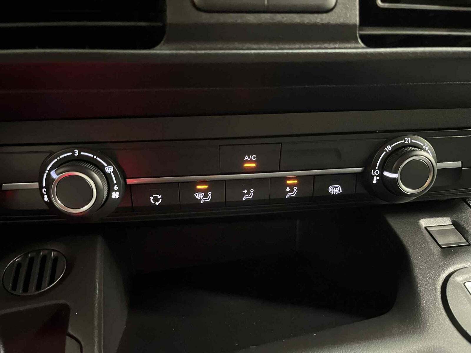 Hvid Toyota ProAce City fra 2025