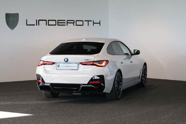 Hvid BMW i4 fra 2025