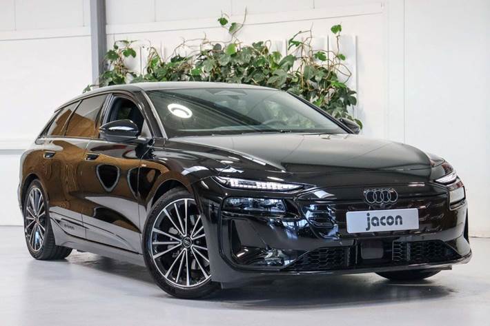 Sort Audi A6 e-tron fra 2025 set udefra