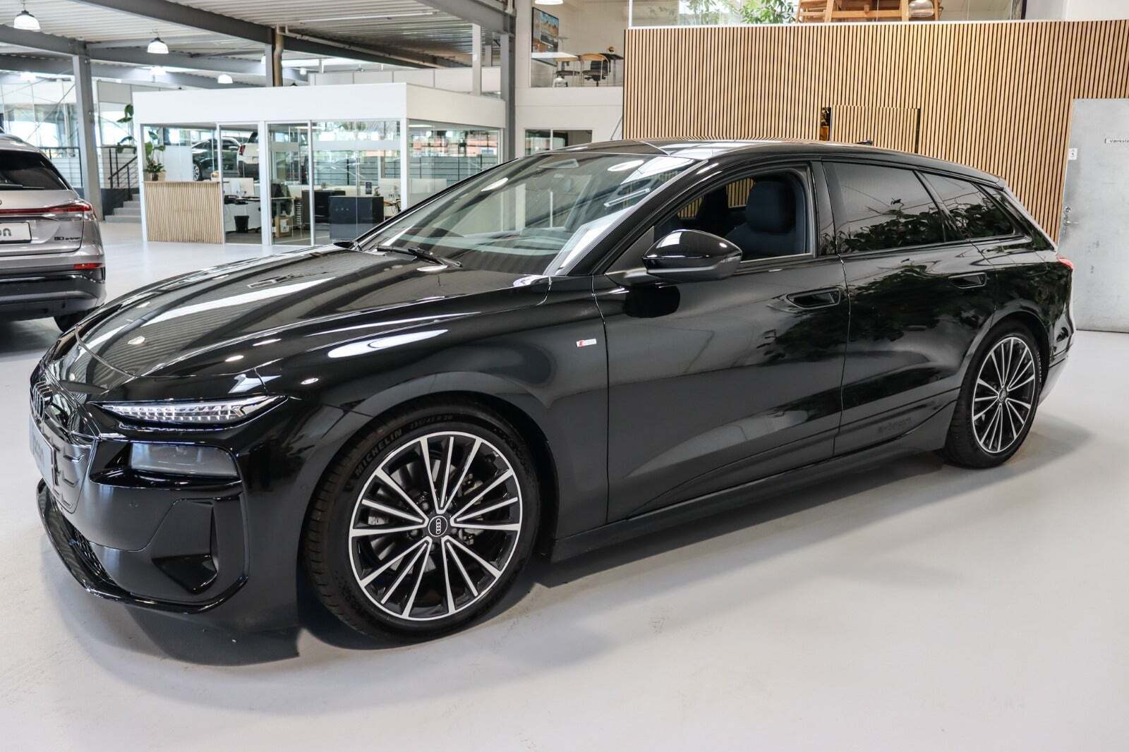 Sort Audi A6 e-tron fra 2025