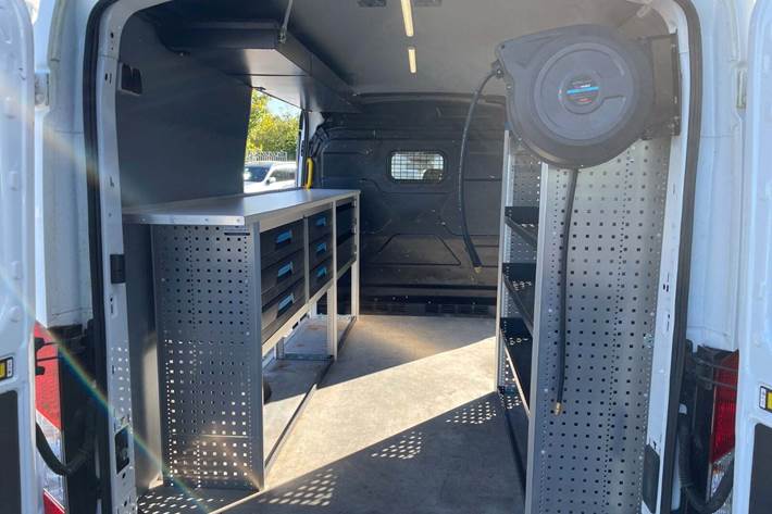 Hvid Ford Transit 350 L2 Van fra 2017