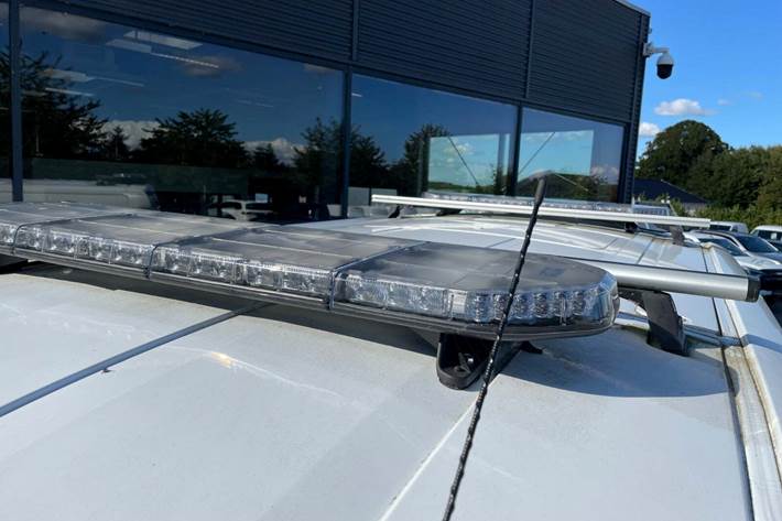 Hvid Ford Transit 350 L2 Van fra 2017