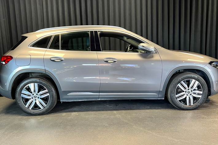 Grå Mercedes EQA 250+ fra 2023