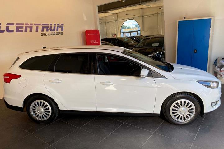 Hvid Ford Focus fra 2015