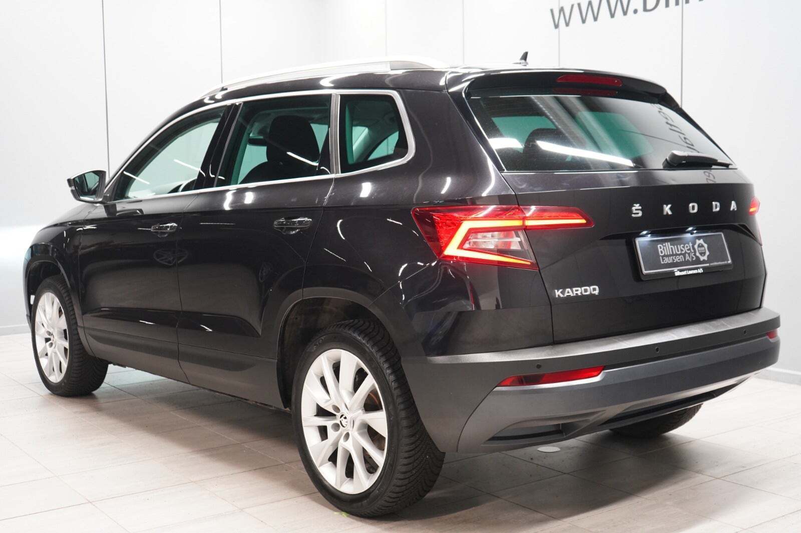 Sort Skoda Karoq fra 2020