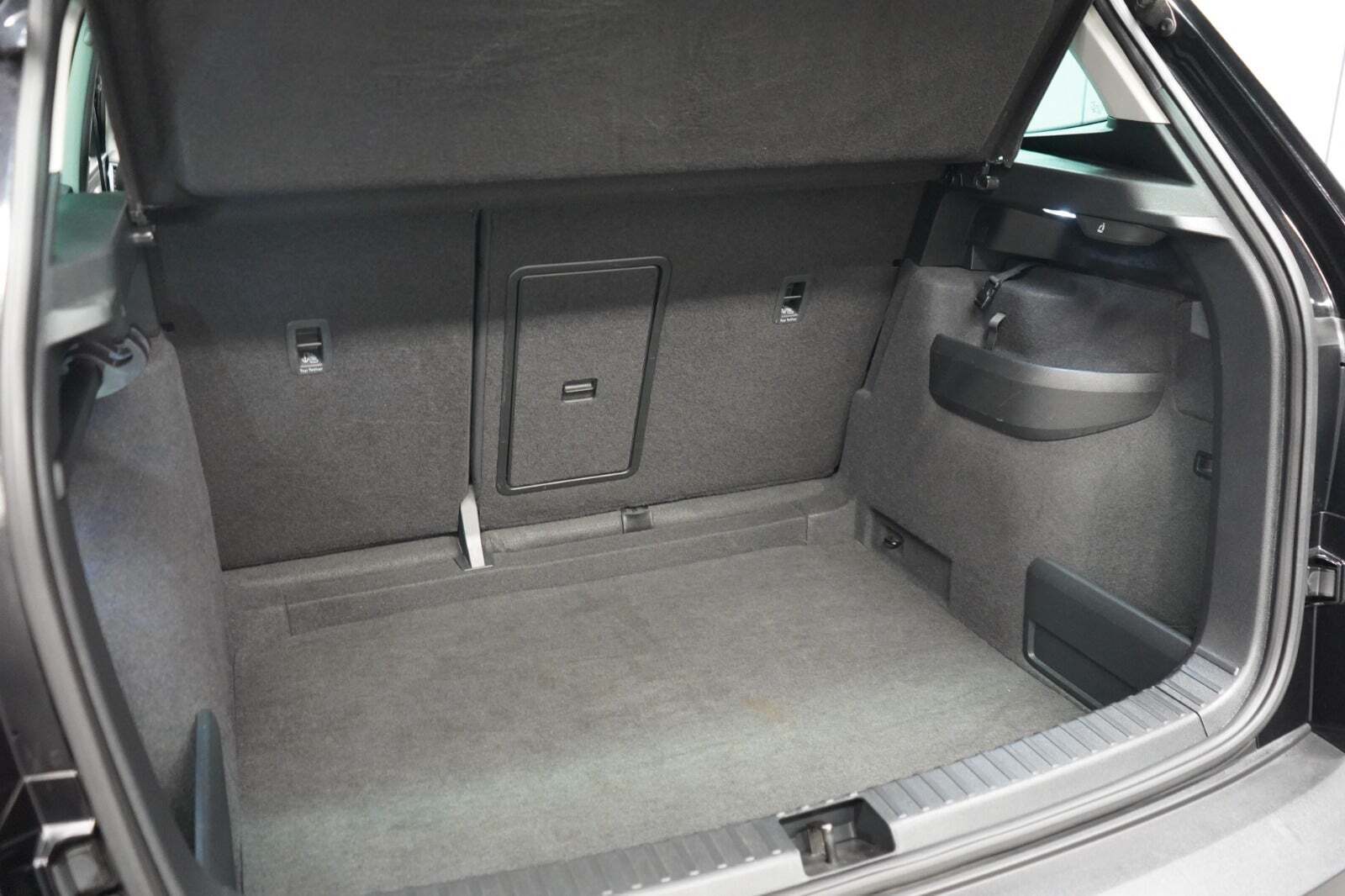 Sort Skoda Karoq fra 2020