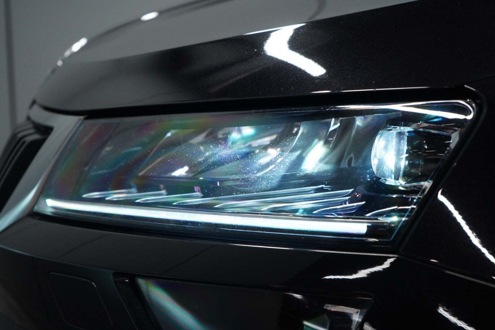 Sort Skoda Karoq fra 2020