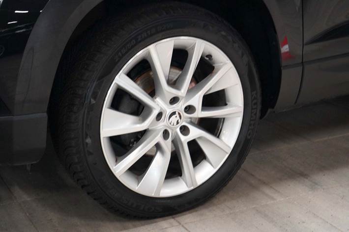 Sort Skoda Karoq fra 2020