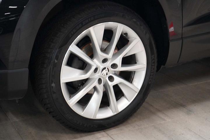Sort Skoda Karoq fra 2020