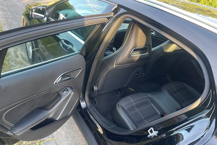 Sort Mercedes GLA fra 2016