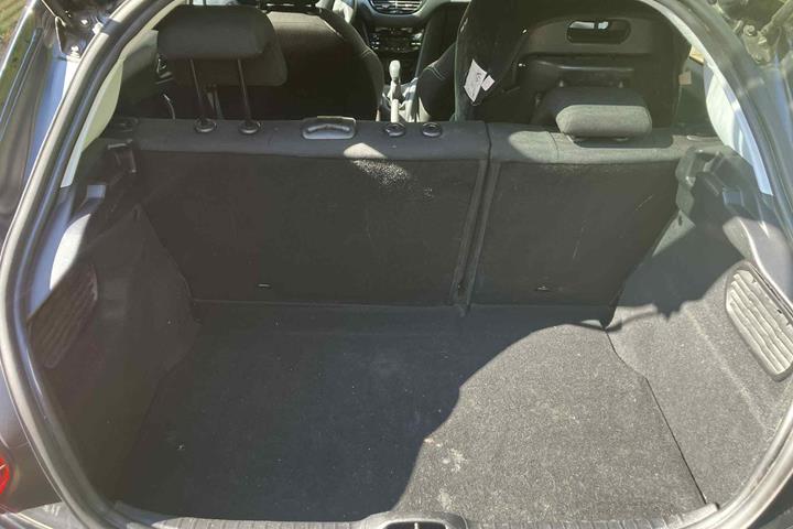 Sort Peugeot 208 fra 2017