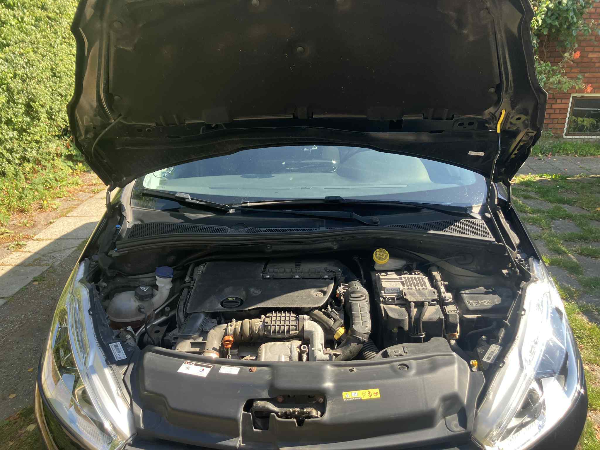 Sort Peugeot 208 fra 2017