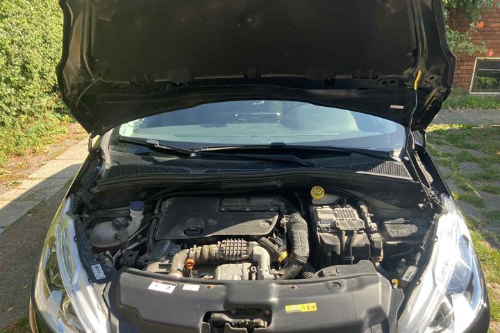 Sort Peugeot 208 fra 2017