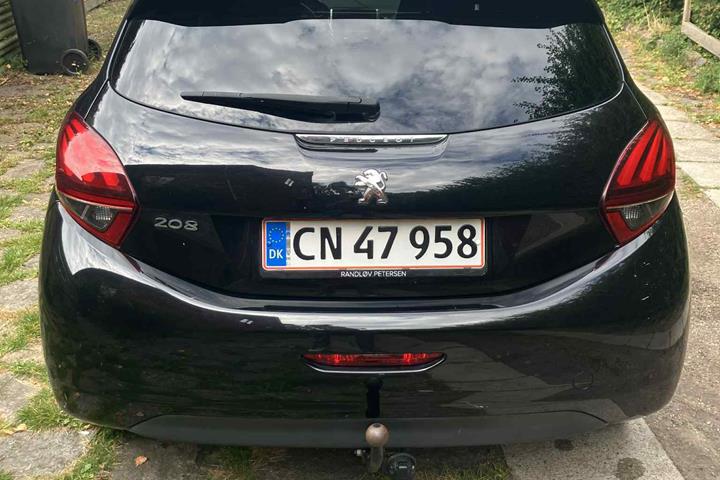 Sort Peugeot 208 fra 2017