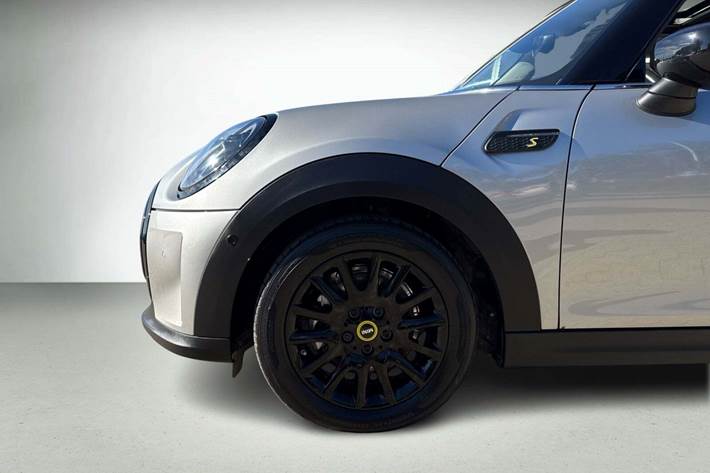 Sølv Mini Cooper SE fra 2023