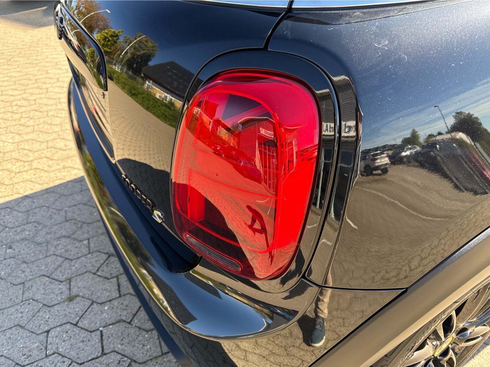 Sort Mini Cooper SE fra 2023