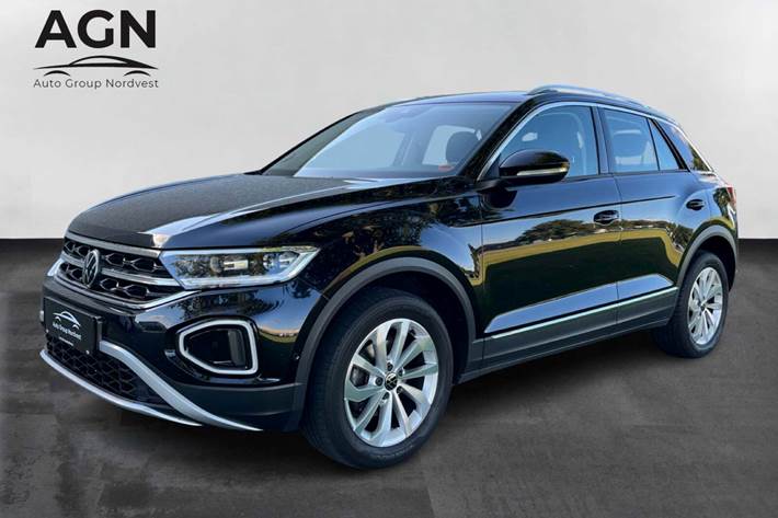 Sort VW T-Roc fra 2022 set udefra