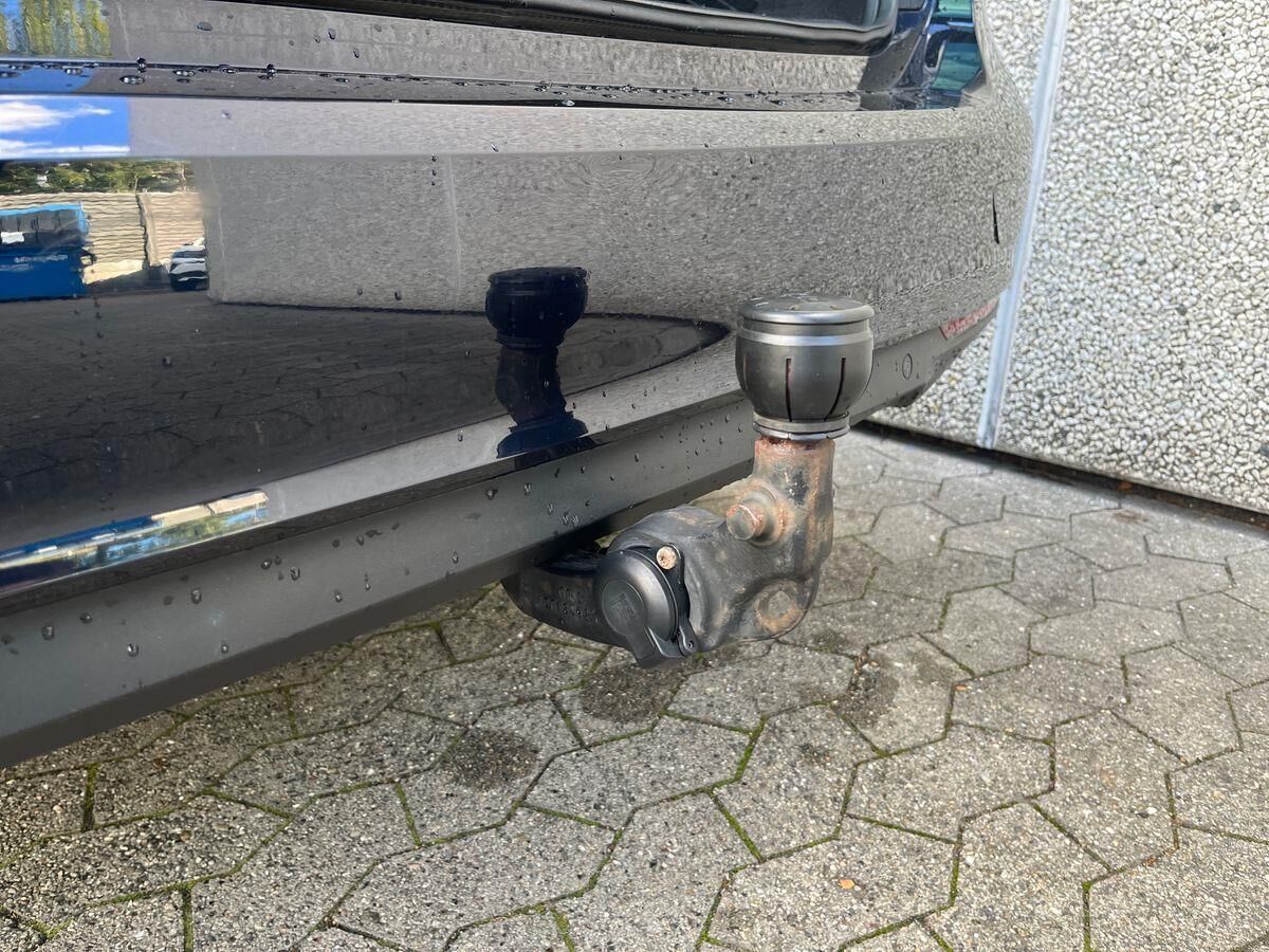 Blå Opel Insignia fra 2018