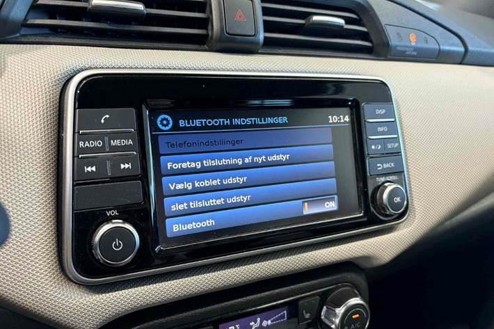 Orange Nissan Micra fra 2017