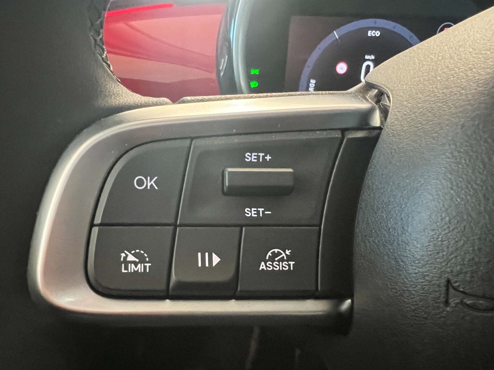 Rød Fiat 600e fra 2024