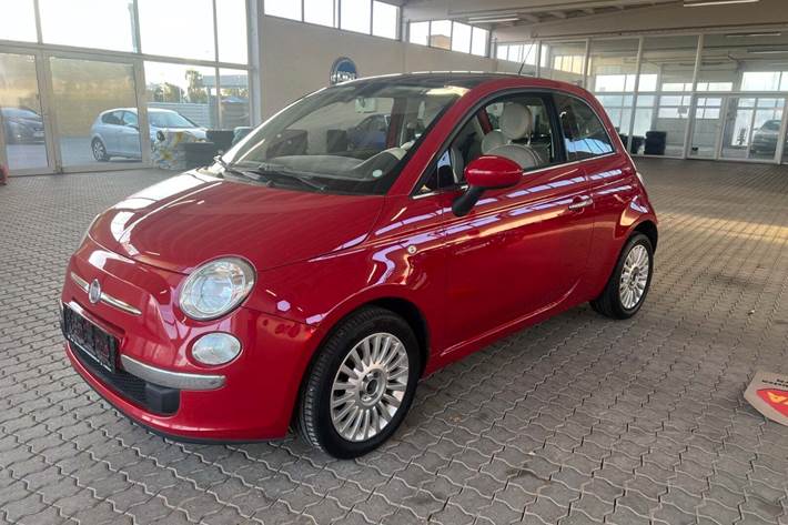 Rød Fiat 500 fra 2011 set udefra