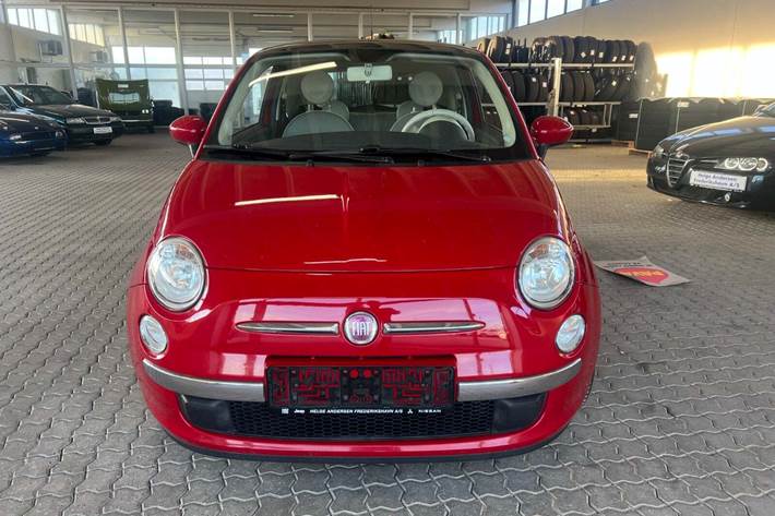 Rød Fiat 500 fra 2011
