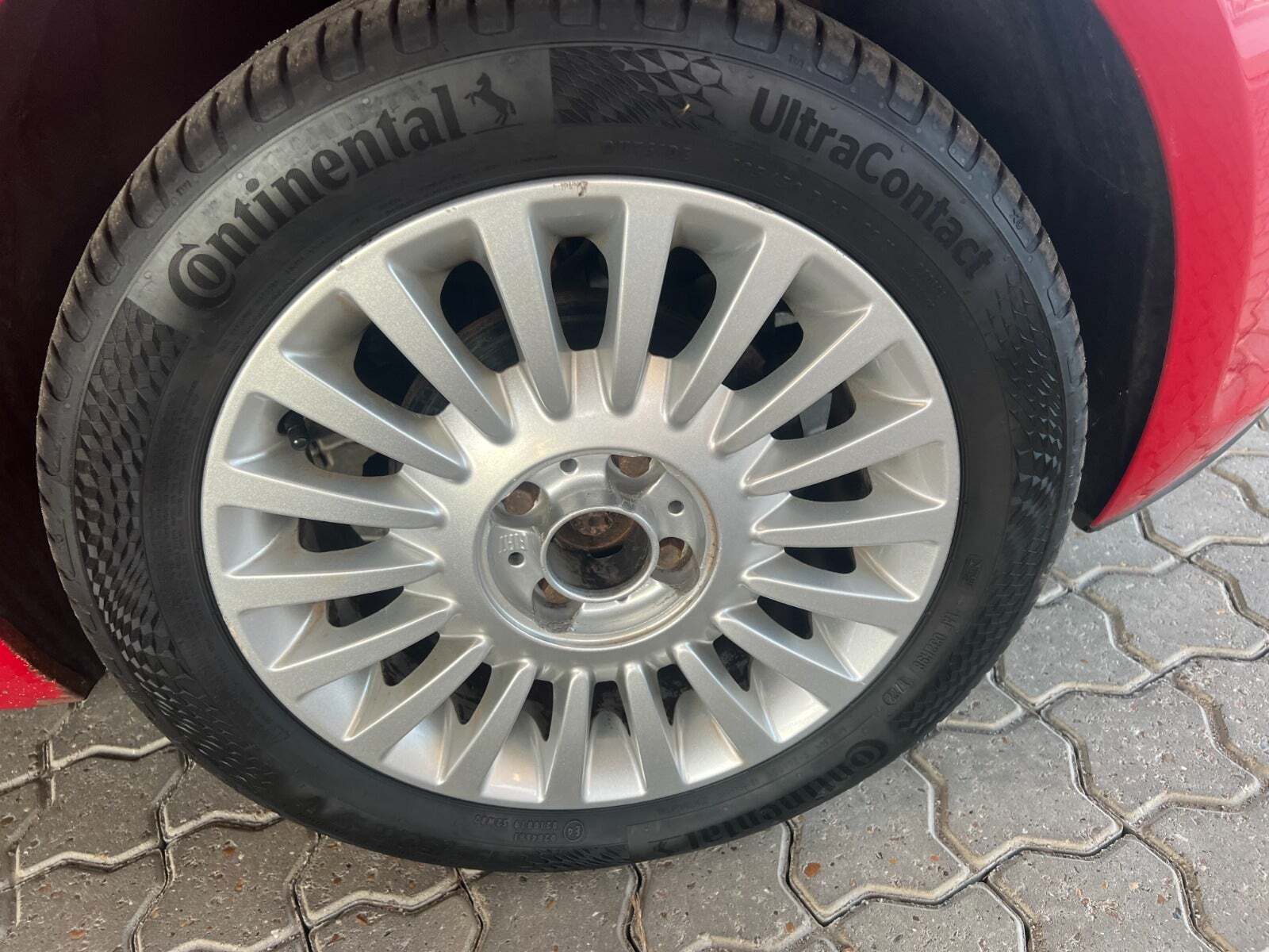 Rød Fiat 500 fra 2011