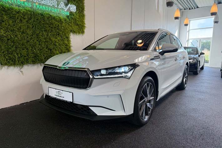 Hvid Skoda Enyaq fra 2021 set udefra