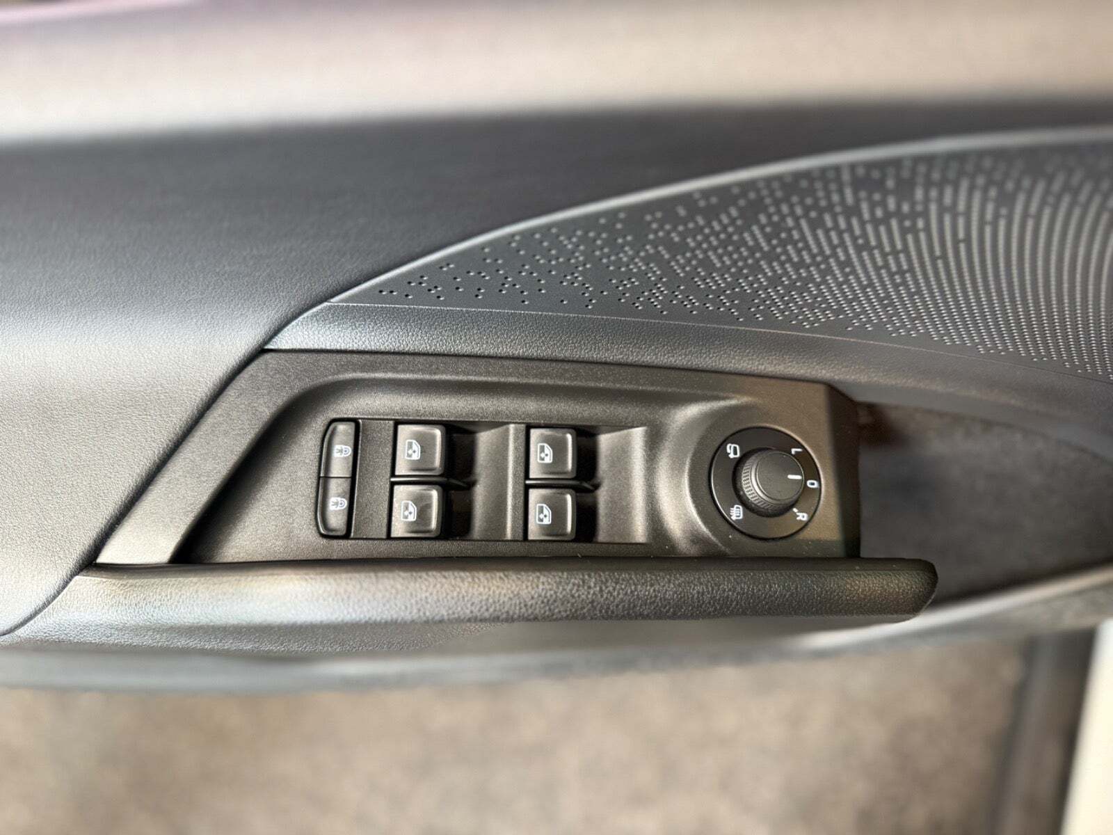 Hvid Skoda Enyaq fra 2021