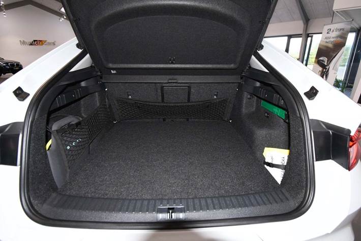 Hvid Skoda Enyaq fra 2026