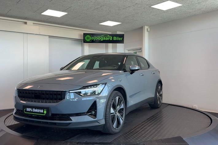 Grå Polestar 2 fra 2022 set udefra