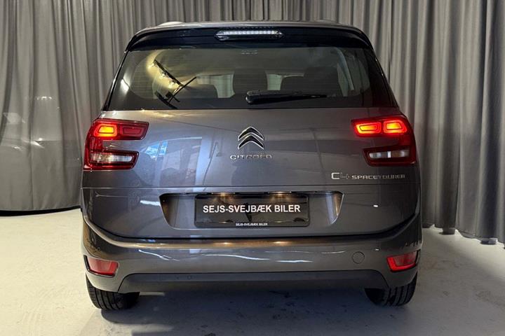Grå Citroën Grand C4 SpaceTourer fra 2019 set udefra