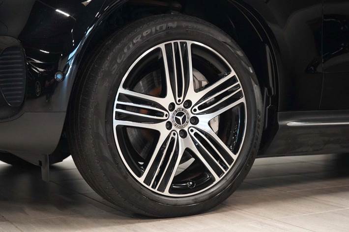 Sort Mercedes EQC400 fra 2021