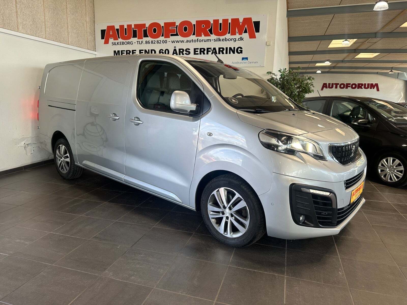 Peugeot Expert 2,0 BlueHDi 180 L3 Ultimate EAT6 Van
