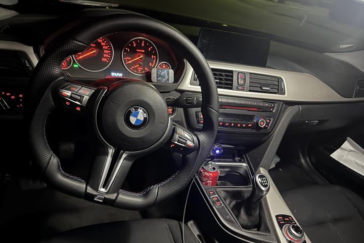 Sort BMW 3-Serie fra 2015