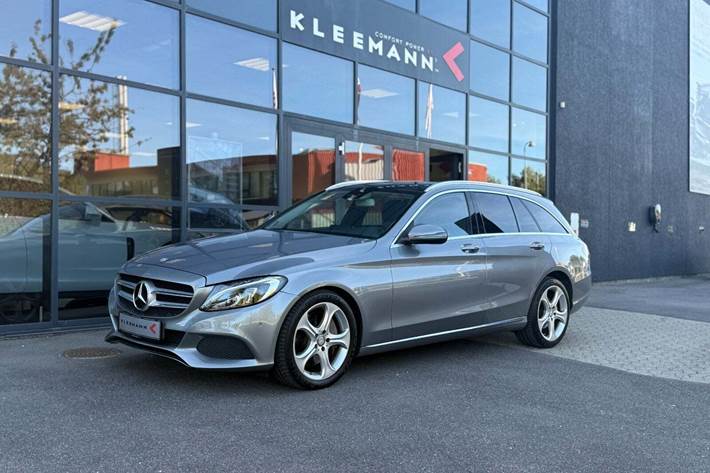 Grå Mercedes C350 e fra 2016 set udefra