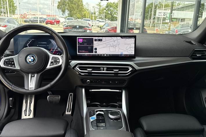 Blå BMW i4 fra 2023