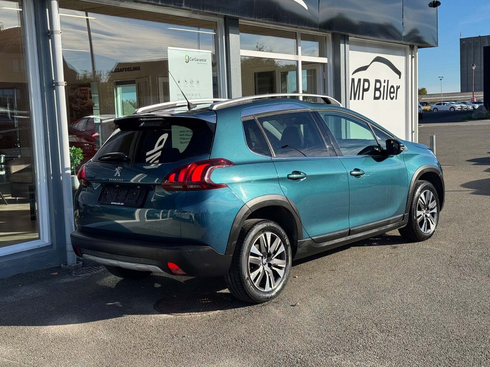 Peugeot 2008 1,6 BlueHDi 100 Allure Sky