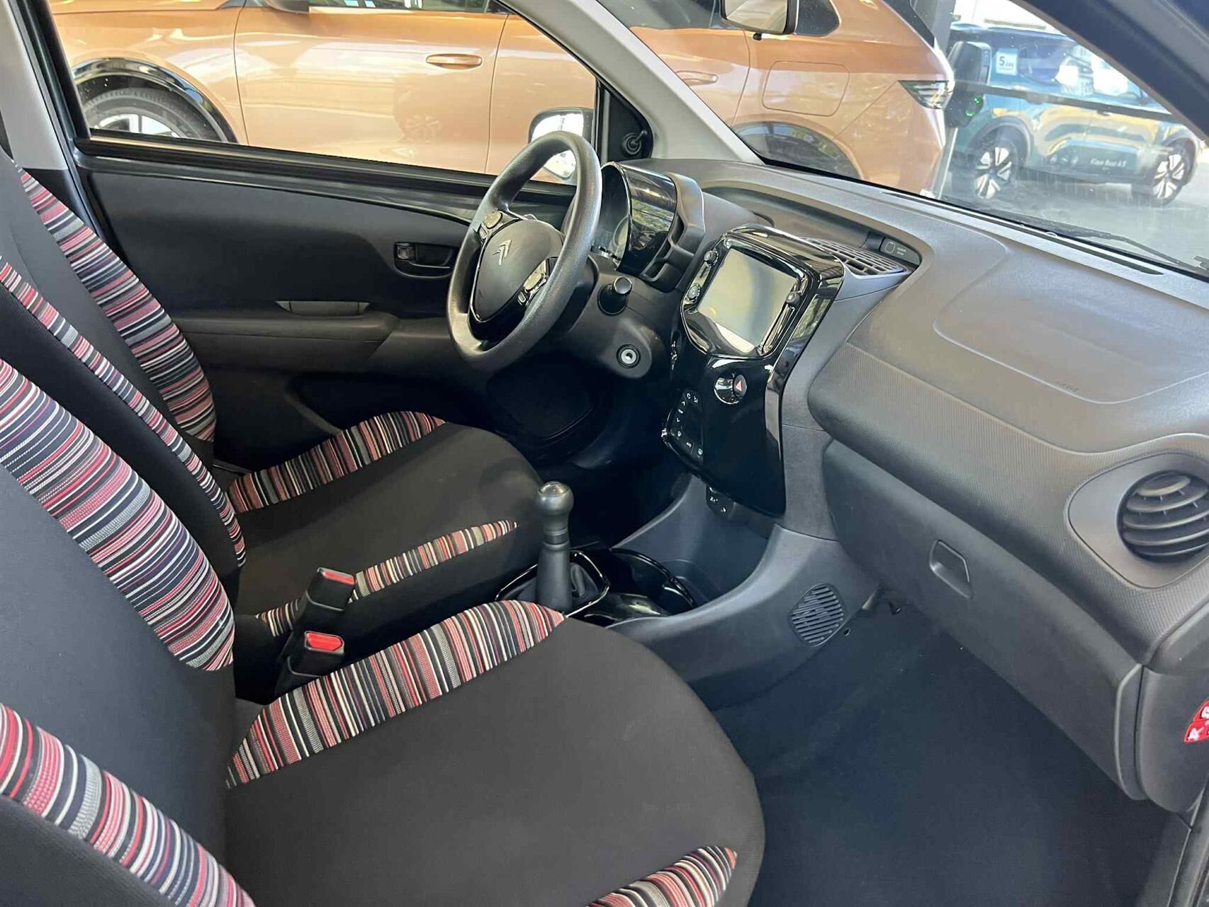 Grå Citroën C1 fra 2021