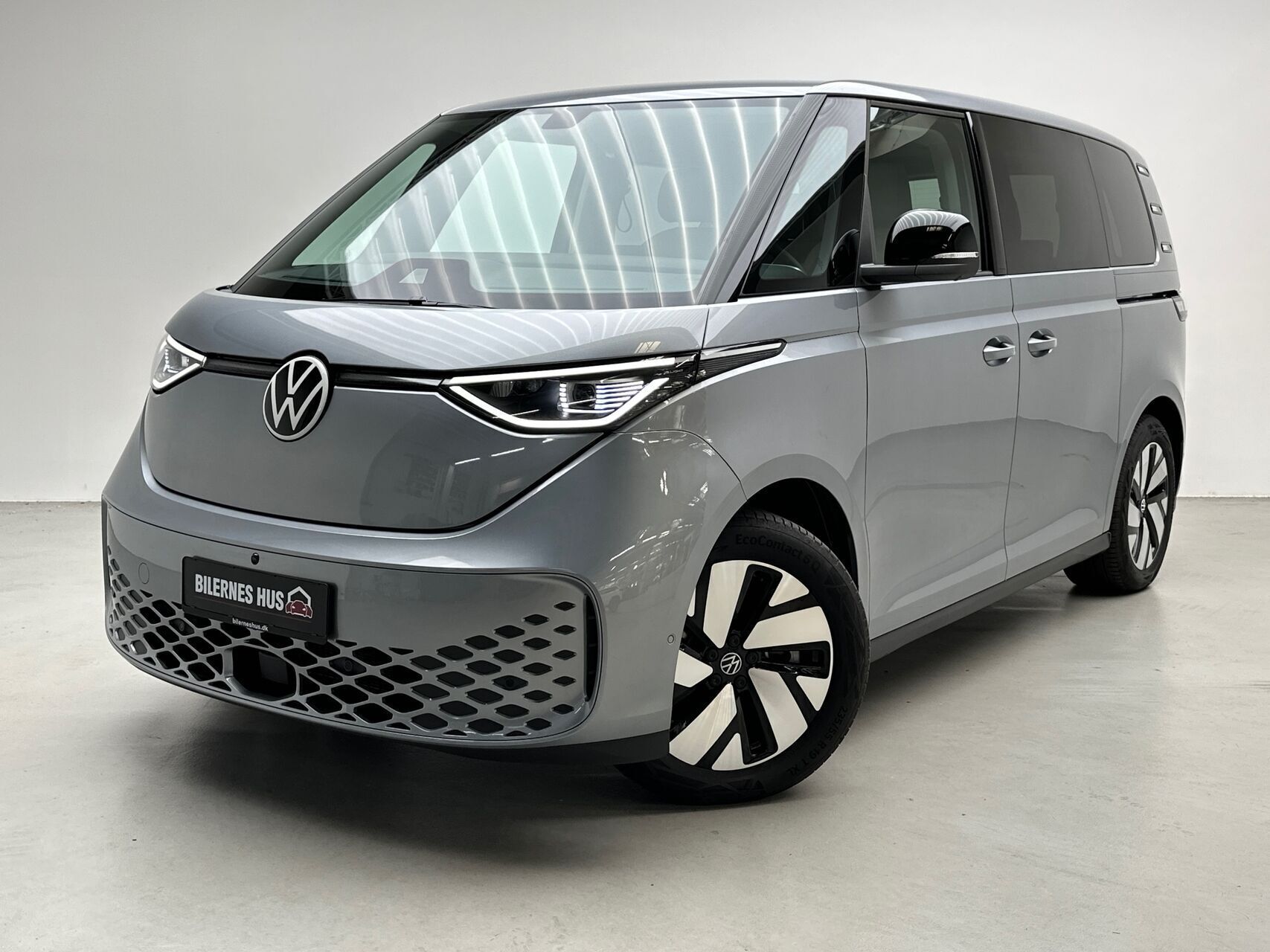 Grå VW ID.Buzz fra 2024